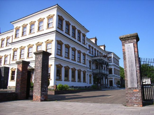 ������z�R������