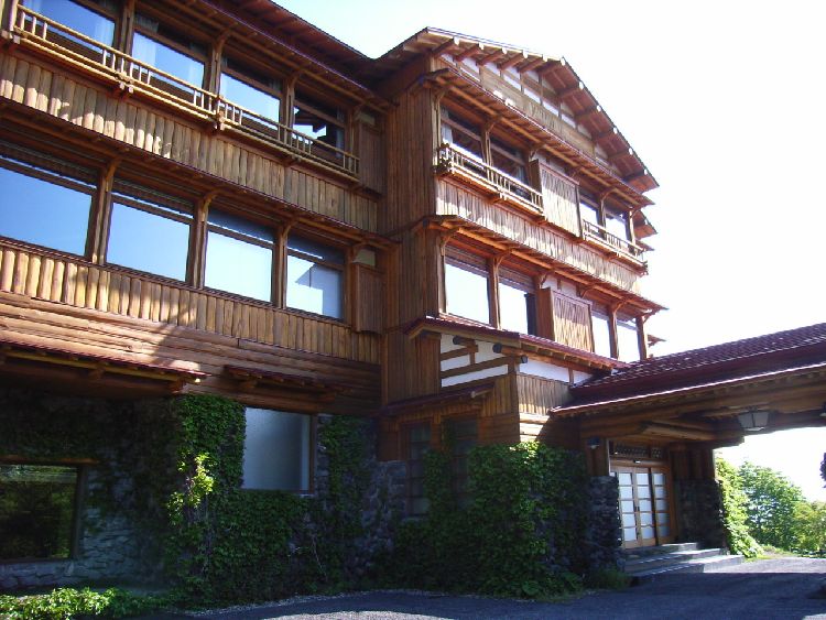 �\�a�c�z�e���{��