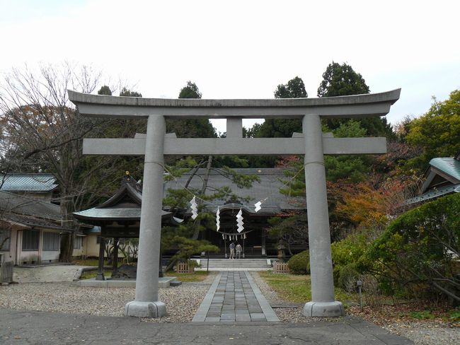 �\���_��