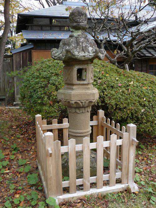 �\���_��